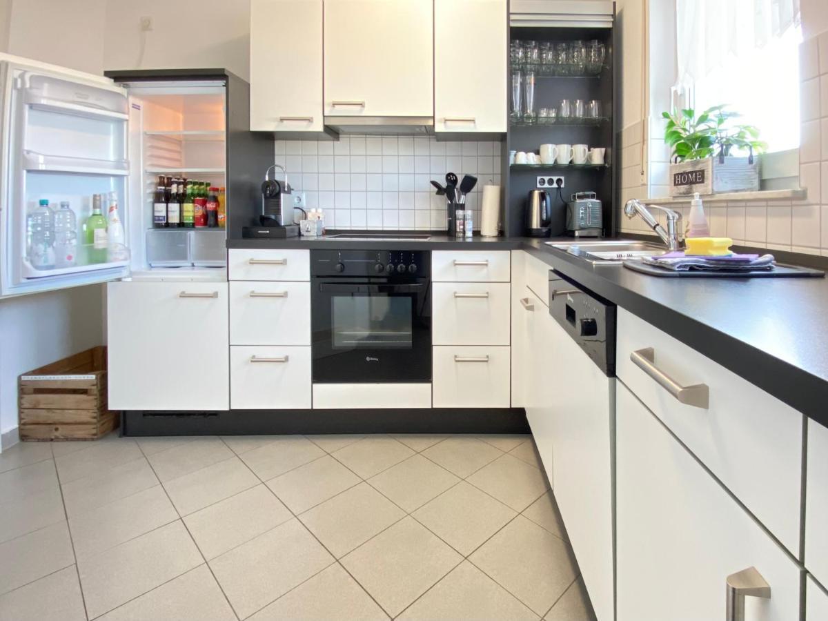 3 Zimmer Apartment In S-Bahn Naehe, 76 Qm, Max 5 Pers, 30Qm Dachterasse, Garage, Internet 1000 Mbit Gärtringen Exterior foto